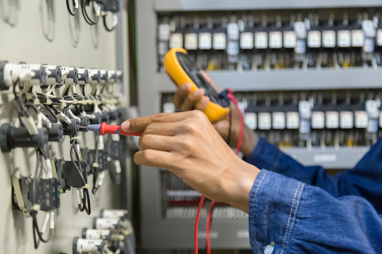Commercial electrical repair in Waukee IA